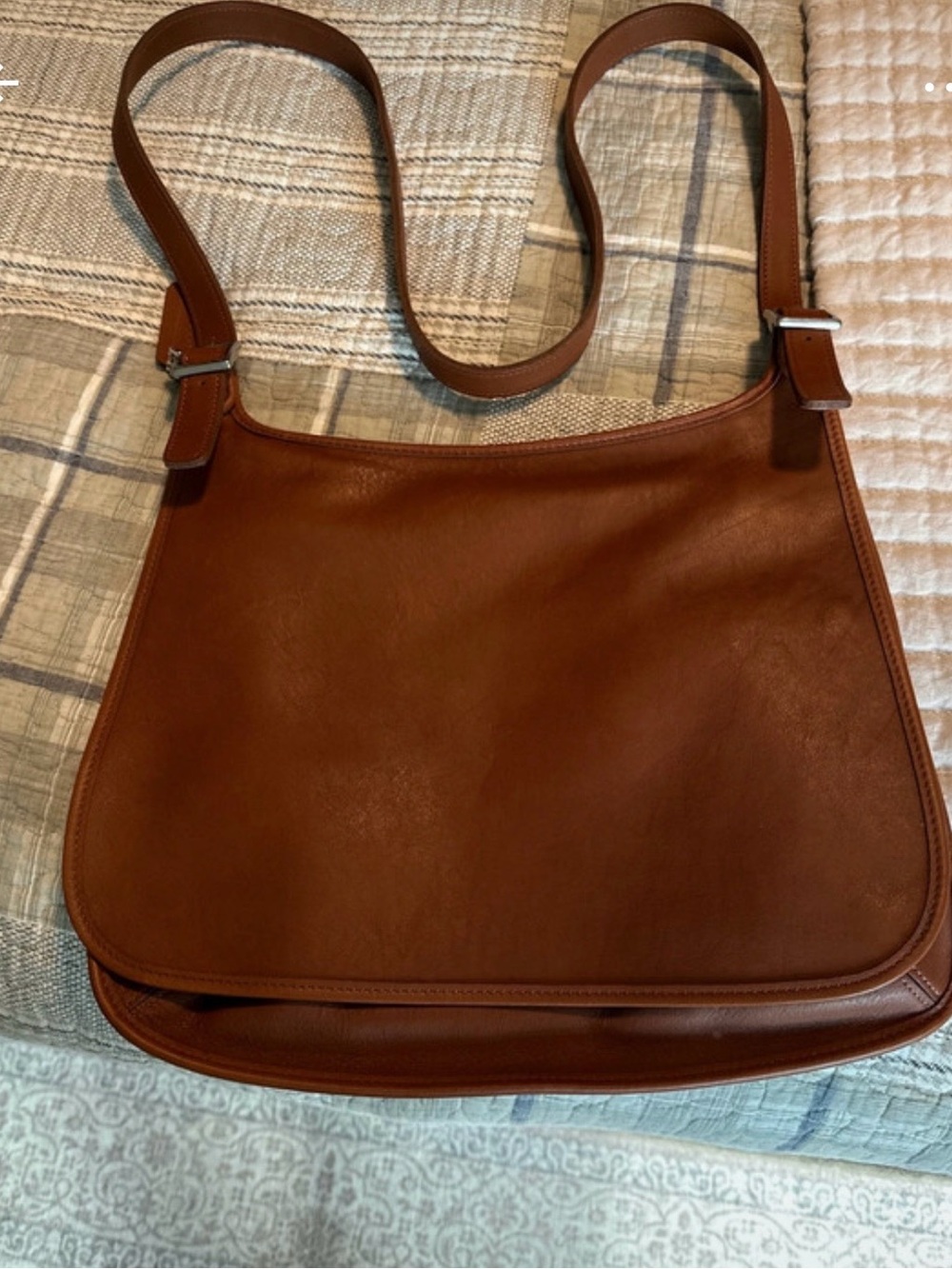 1990's Vintage COACH Legacy Leather Hippie Flap Bag / Slim
Saddle Bag
